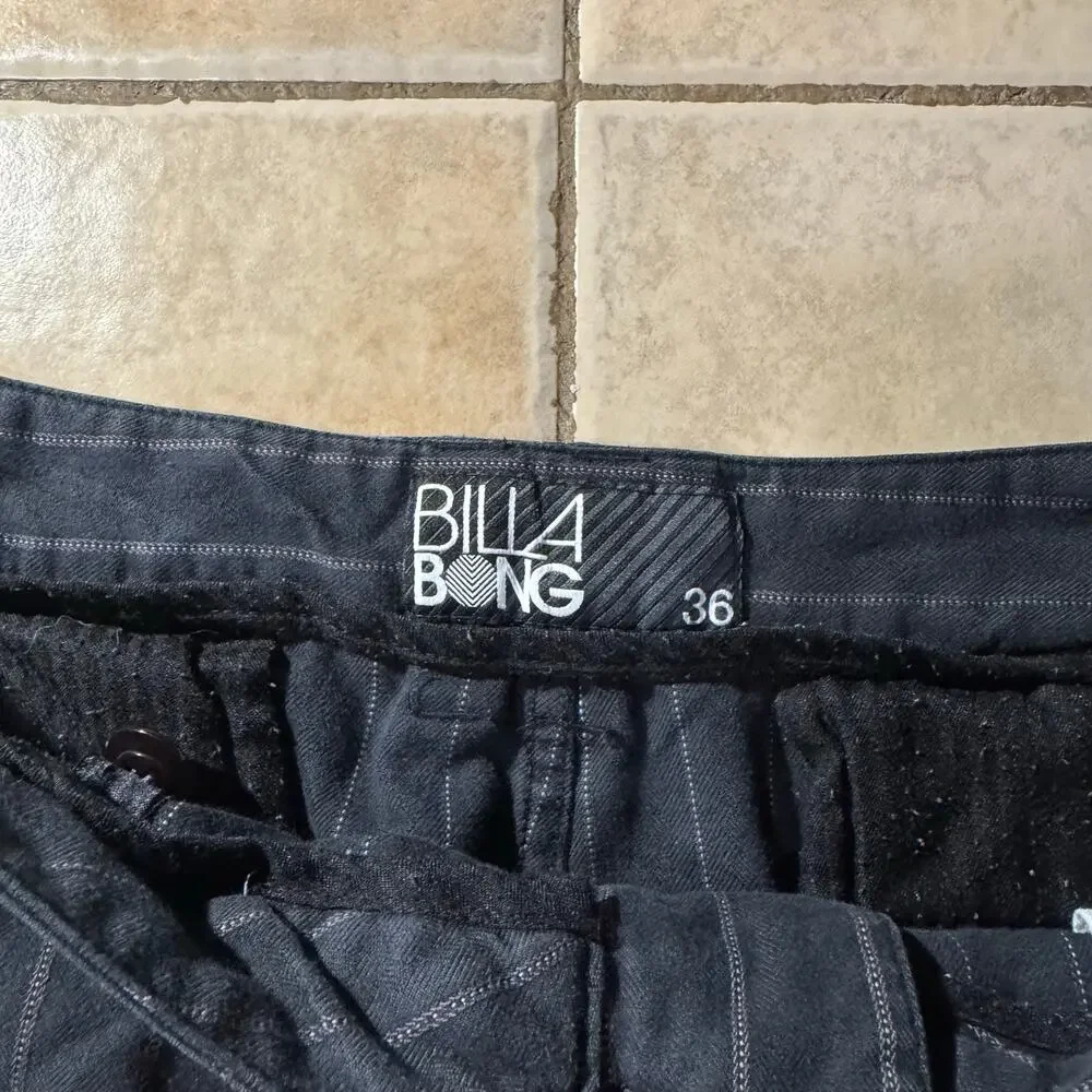 VIntage y2k mens Billabong Pin Stripe Baggy Shorts Size 36 in mens